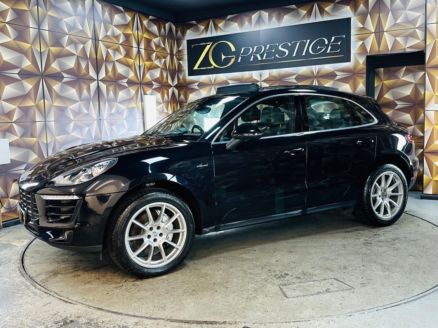Used Porsche Macan 2015 for sale - 76786383: Photo 42