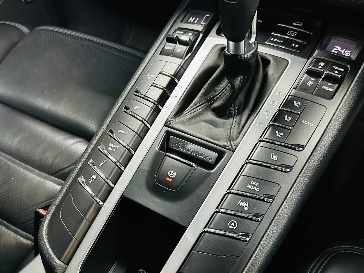 Used Porsche Macan 2015 for sale - 76786383: Photo 55