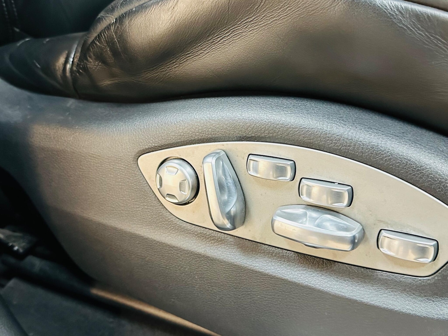 Used Porsche Macan 2015 for sale - 76786383: Photo 60