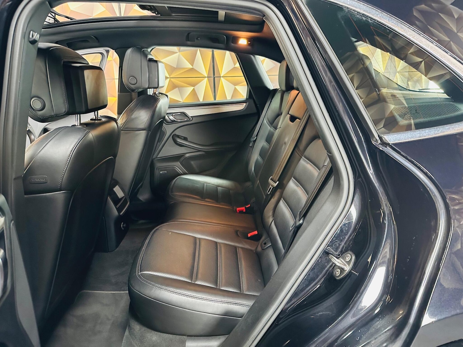 Used Porsche Macan 2015 for sale - 76786383: Photo 66