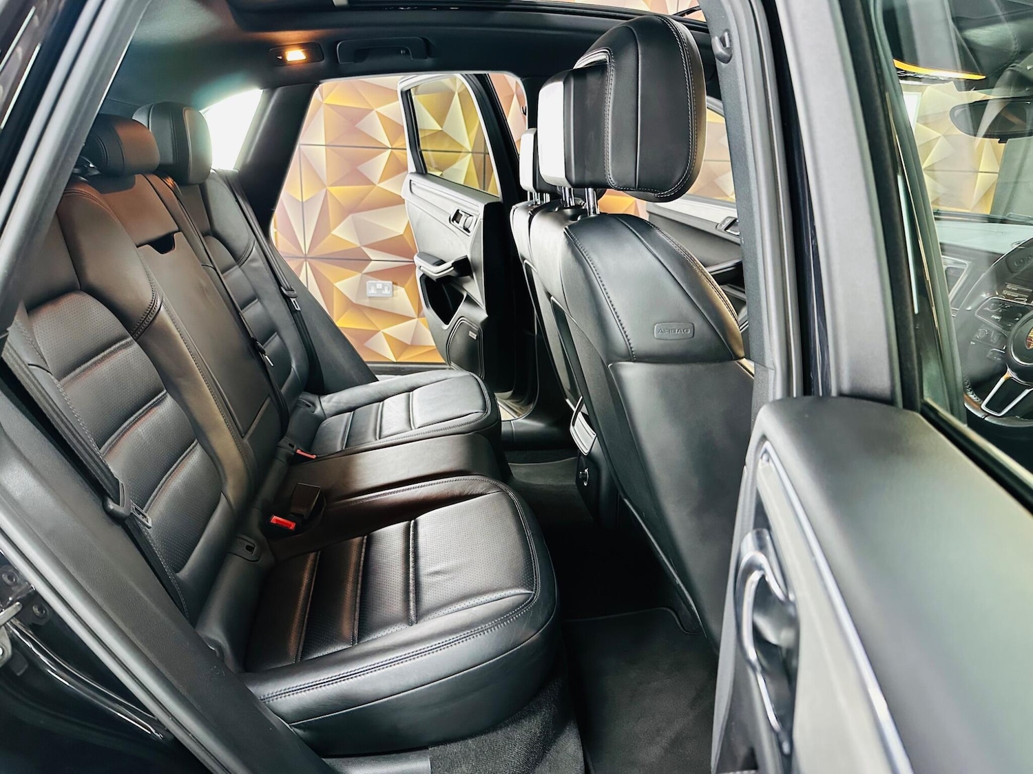 Used Porsche Macan 2015 for sale - 76786383: Photo 67