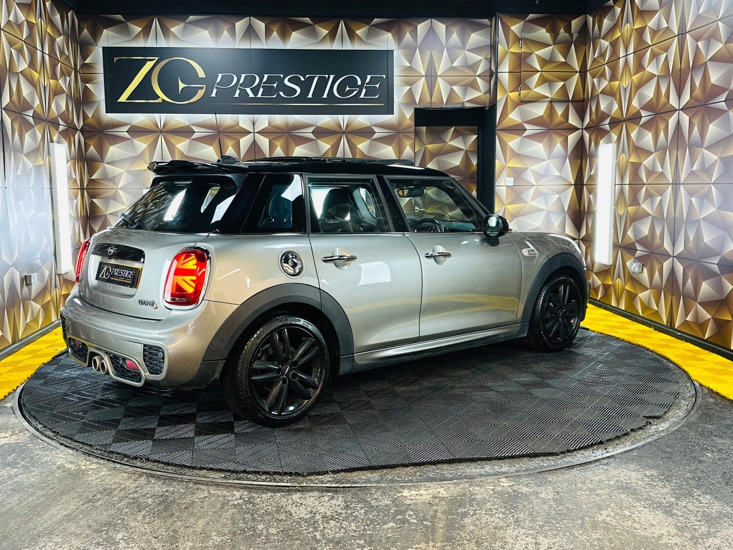 Used MINI Hatch 2019 for sale - 77794329: Photo 13
