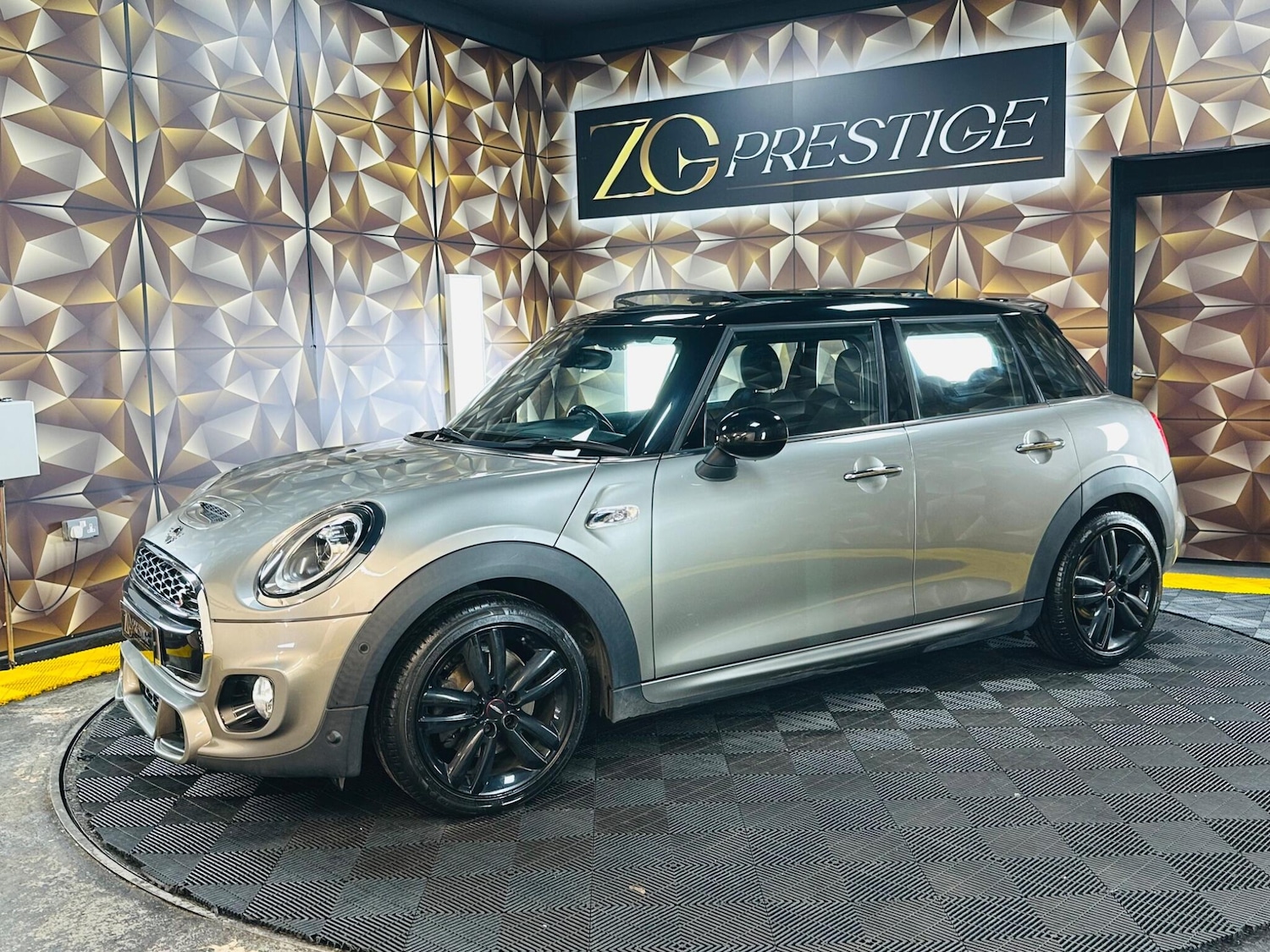 Used MINI Hatch 2019 for sale - 77794329: Photo 17