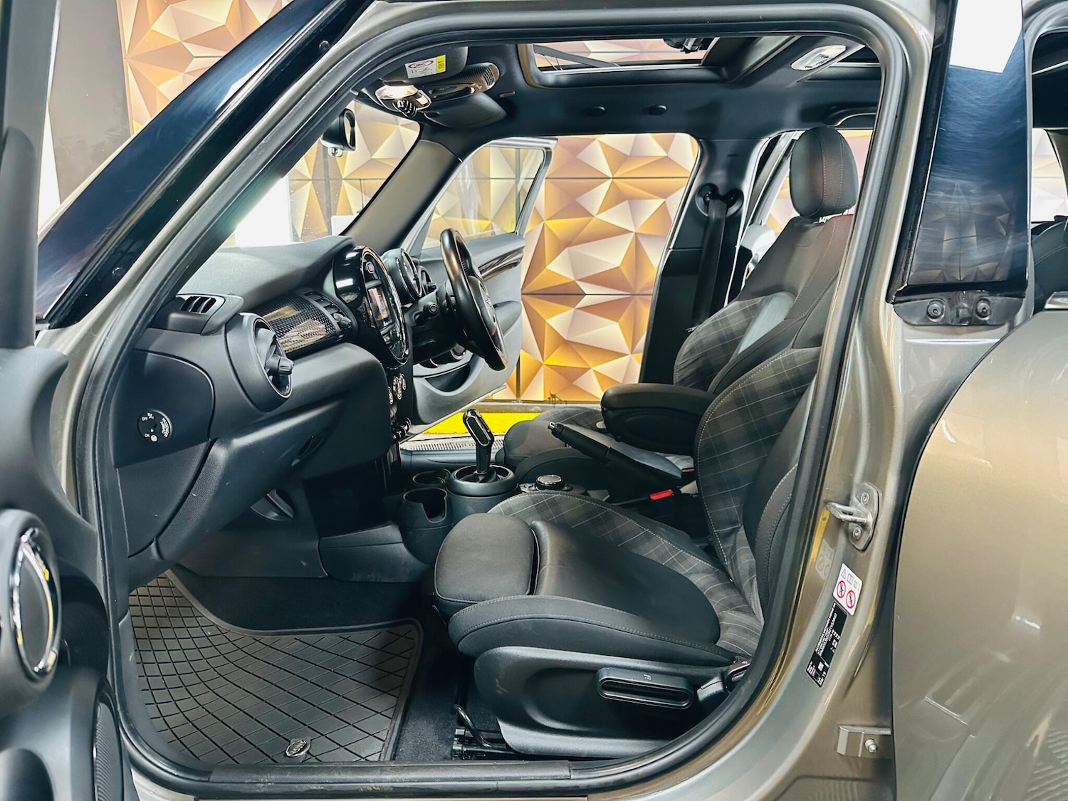 Used MINI Hatch 2019 for sale - 77794329: Photo 22