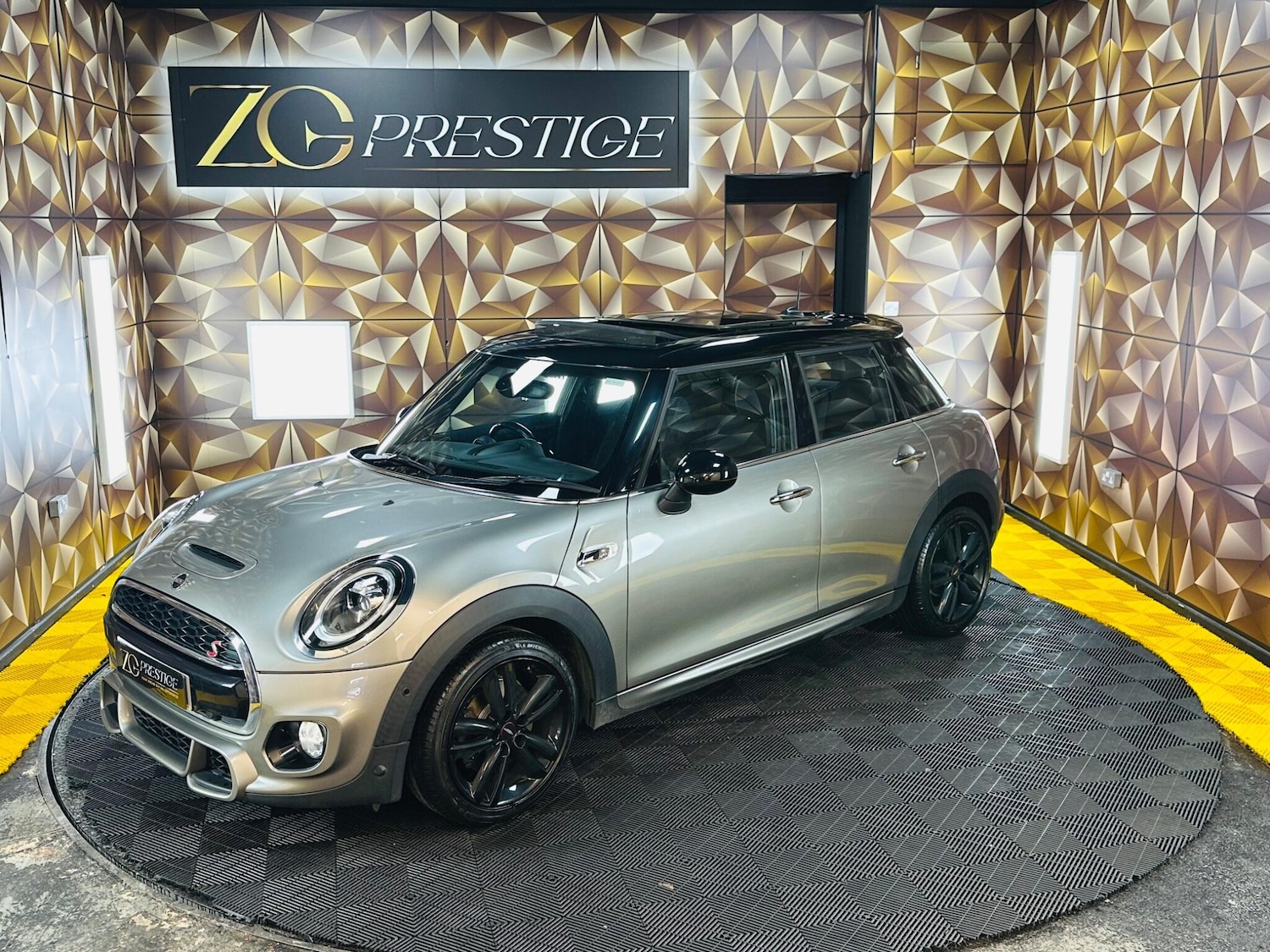 Used MINI Hatch 2019 for sale - 77794329: Photo 23