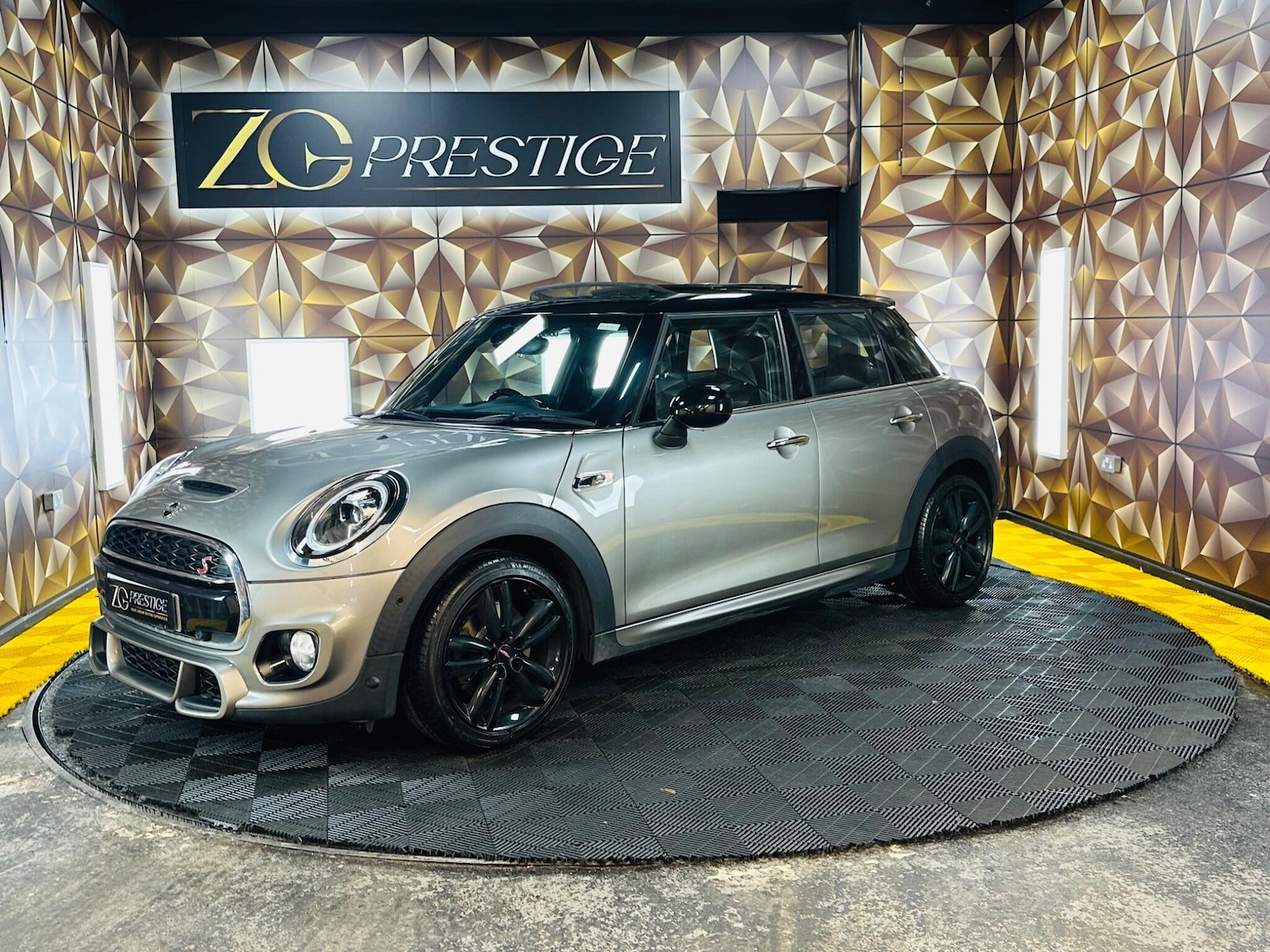 Used MINI Hatch 2019 for sale - 77794329: Photo 35