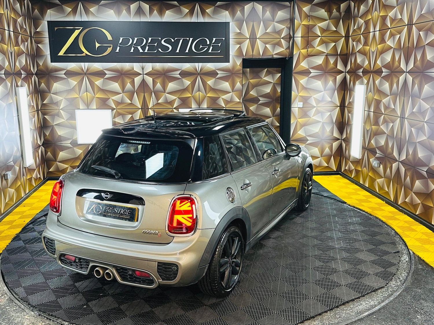 Used MINI Hatch 2019 for sale - 77794329: Photo 39