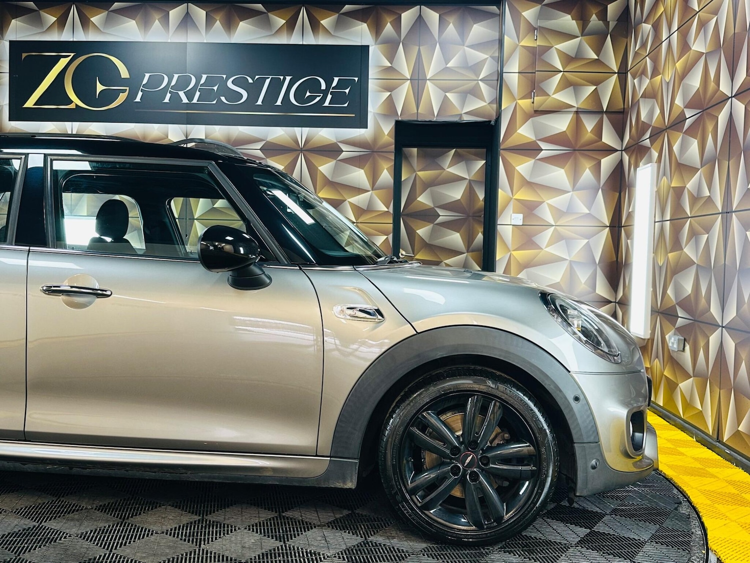 Used MINI Hatch 2019 for sale - 77794329: Photo 40