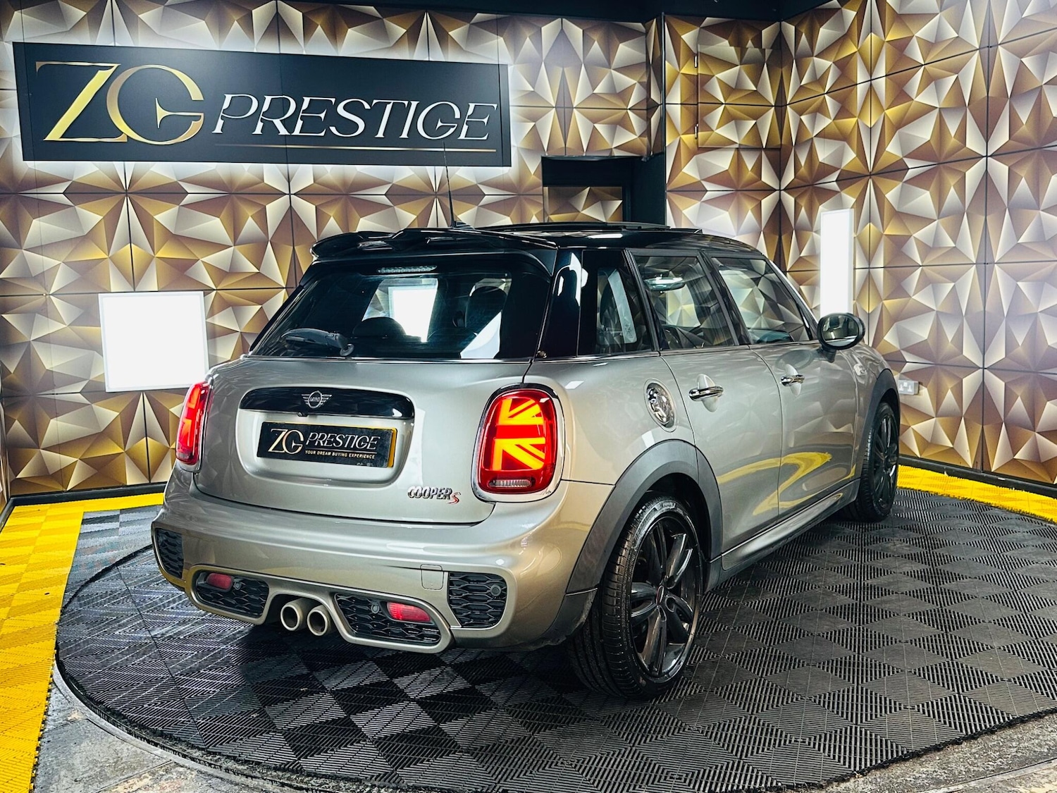 Used MINI Hatch 2019 for sale - 77794329: Photo 42