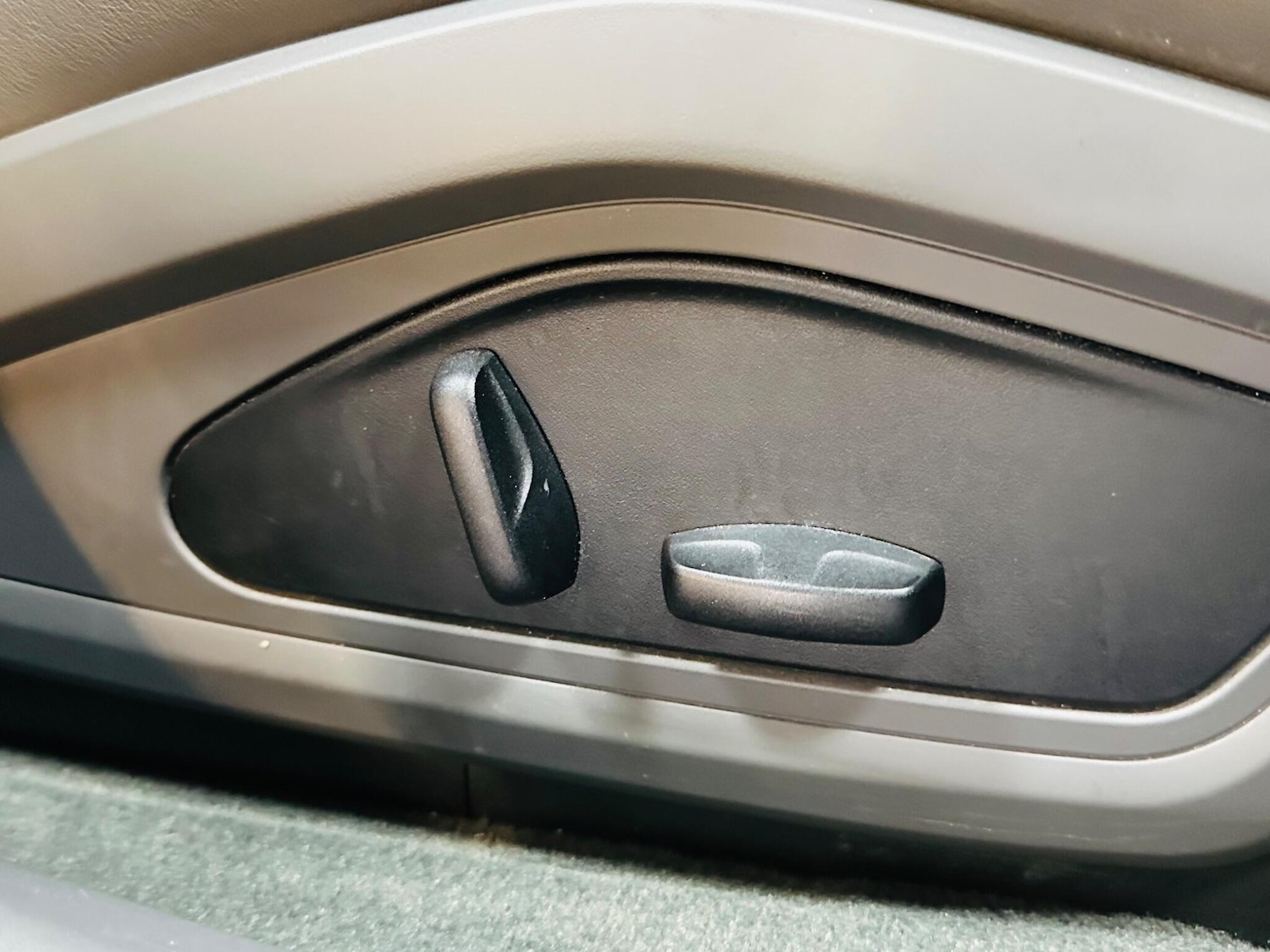 Used Porsche Taycan 2021 for sale - 77255176: Photo 63