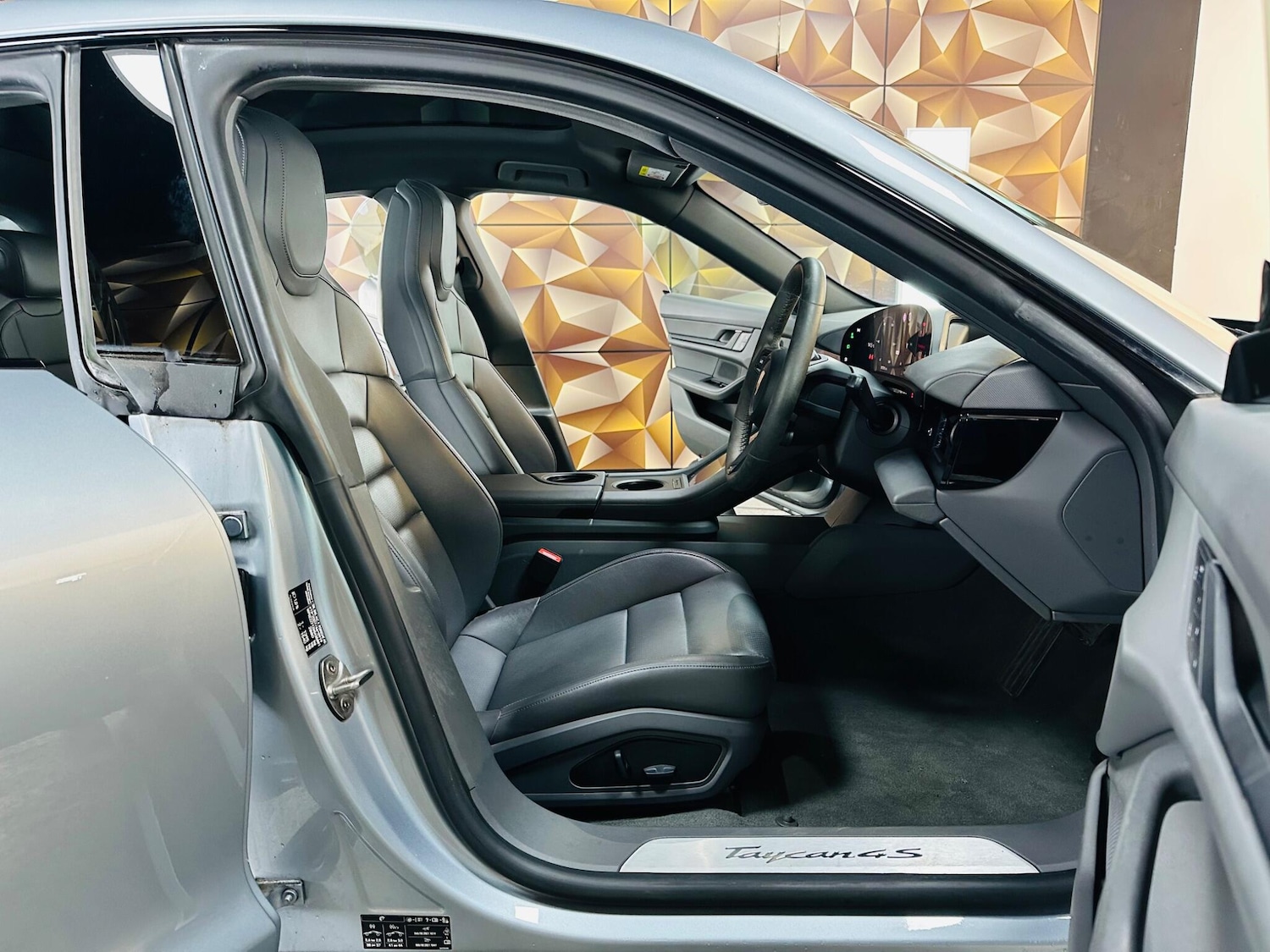 Used Porsche Taycan 2021 for sale - 77255176: Photo 64