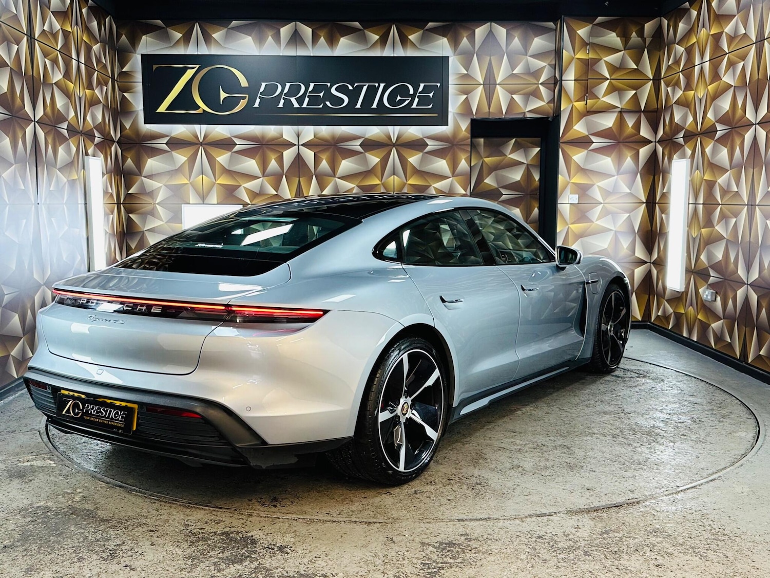 Used Porsche Taycan 2021 for sale - 77255176: Photo 7