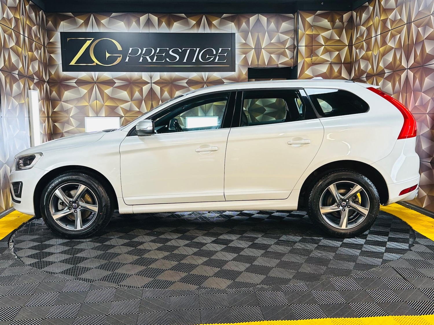 Used Volvo XC60 for sale - 77267235: Photo 11