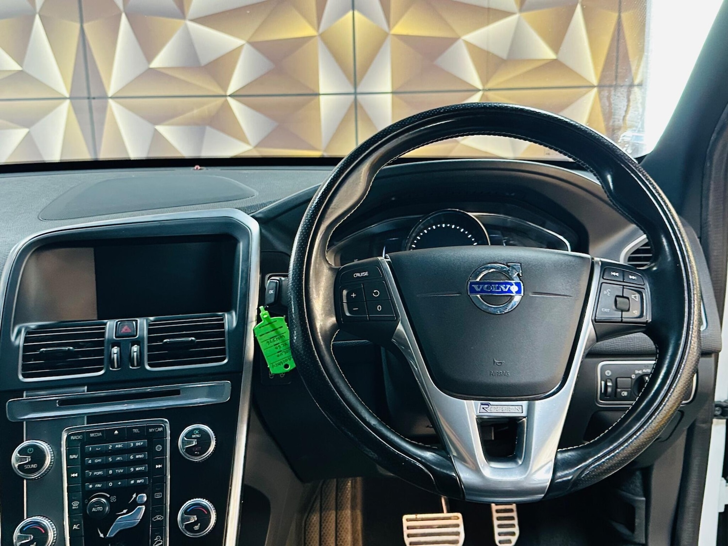 Used Volvo XC60 for sale - 77267235: Photo 44