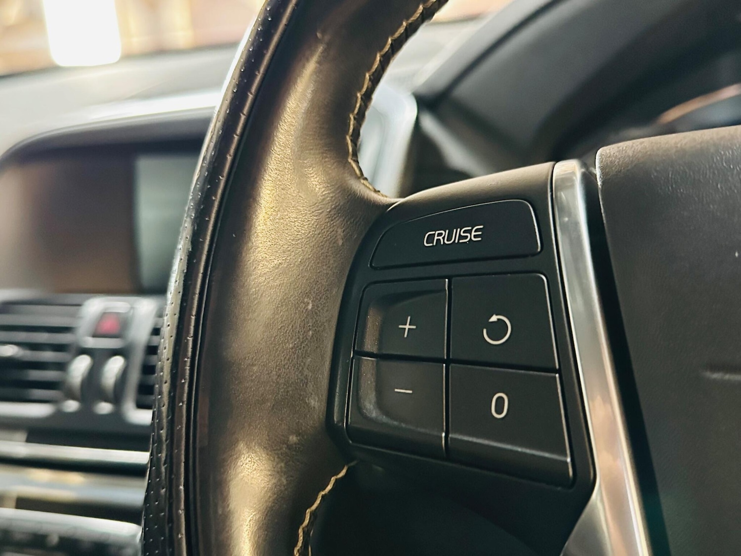 Used Volvo XC60 for sale - 77267235: Photo 46