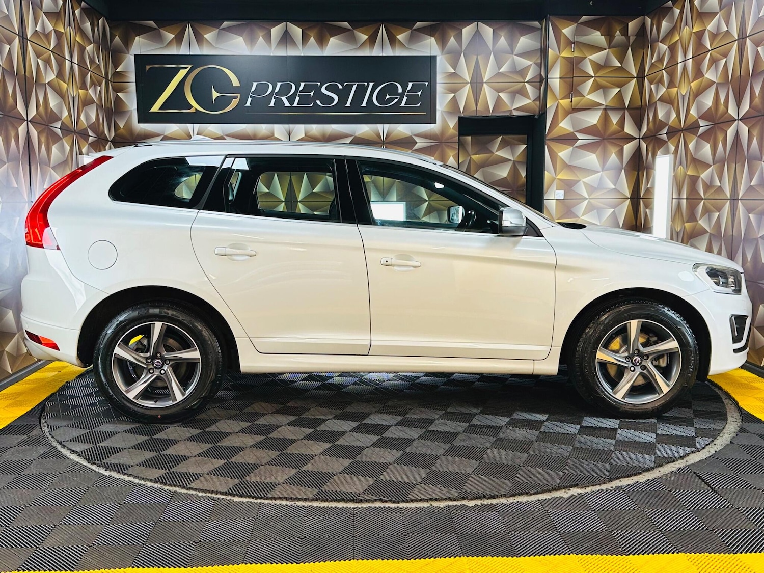Used Volvo XC60 for sale - 77267235: Photo 9