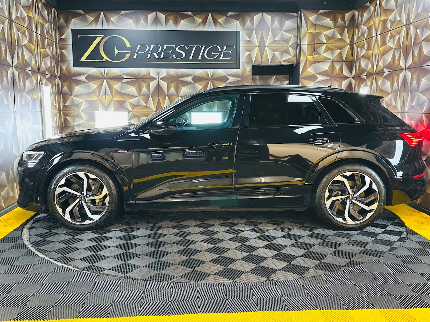 Used Audi e-tron 2022 for sale - 77101845: Photo 6