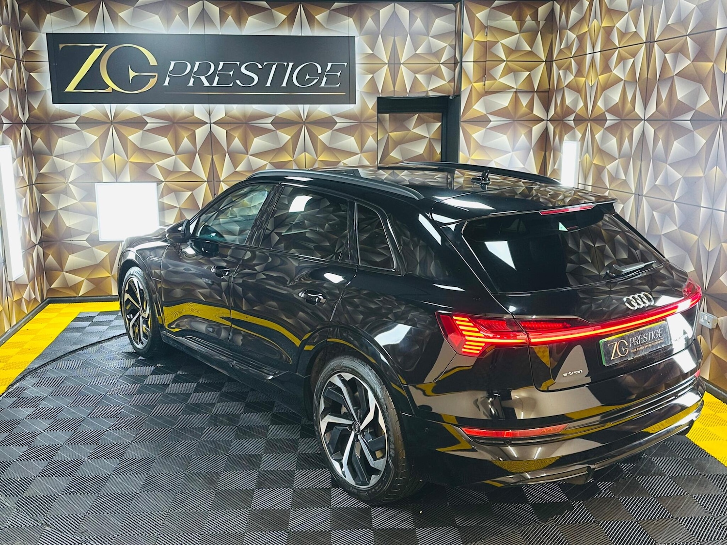 Used Audi e-tron 2022 for sale - 77101845: Photo 9