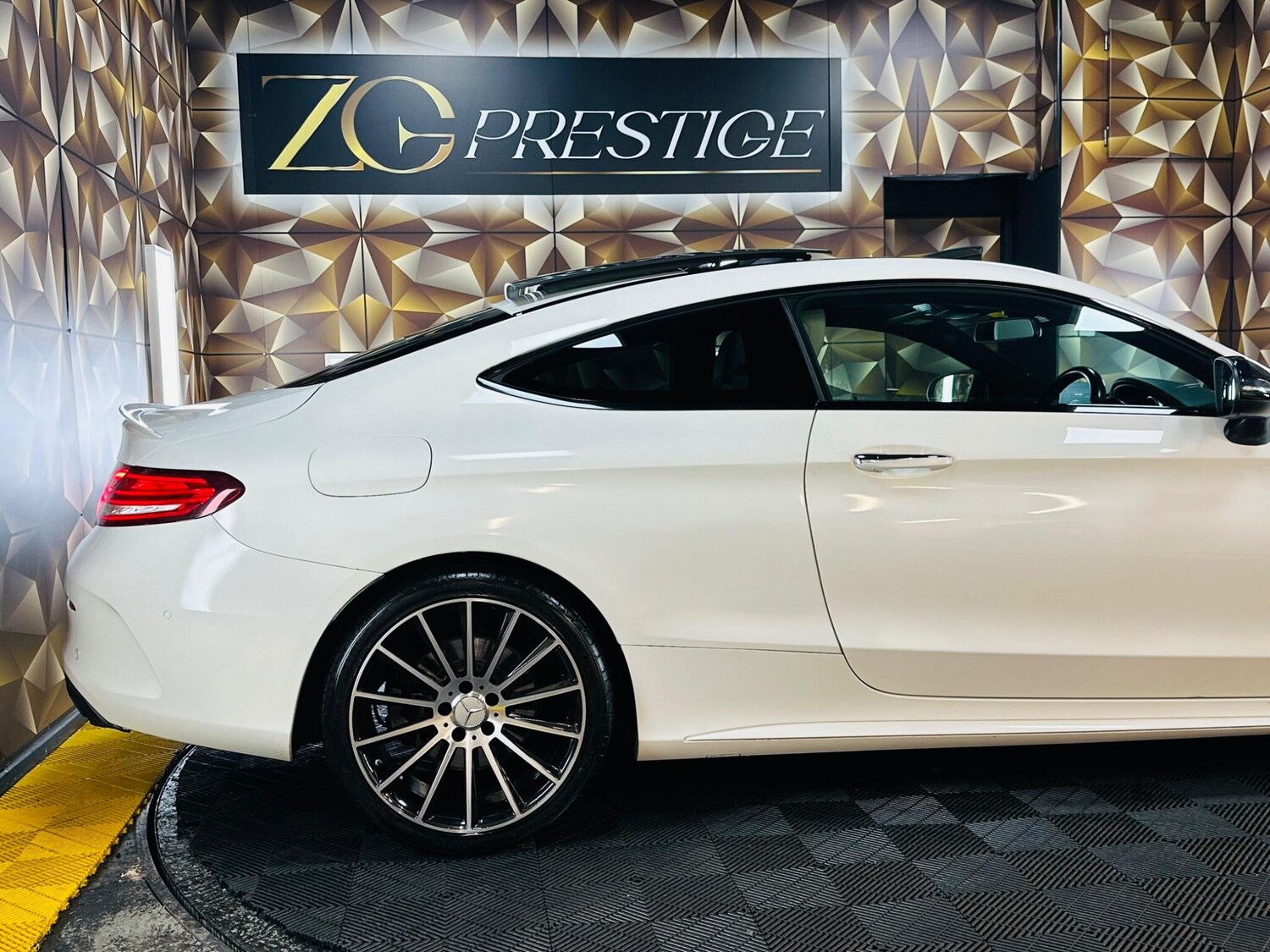 Used Mercedes-Benz C Class 2017 for sale - 77892850: Photo 46