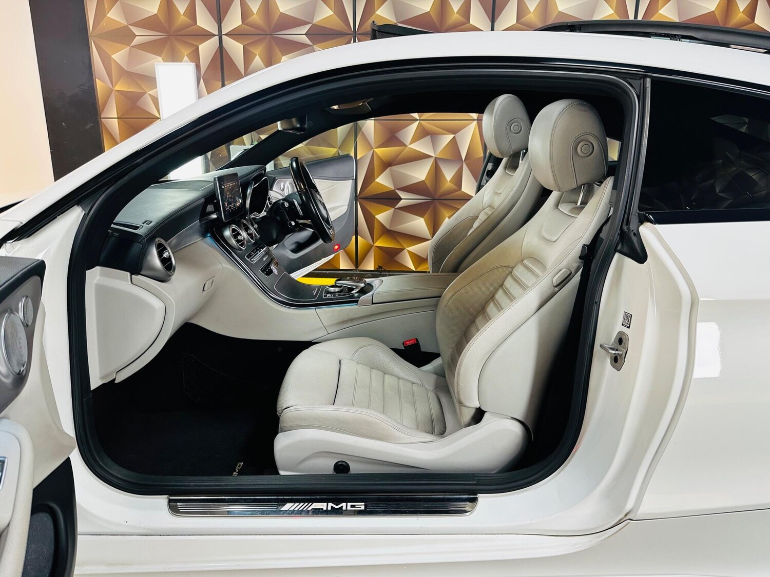 Used Mercedes-Benz C Class 2017 for sale - 77892850: Photo 60