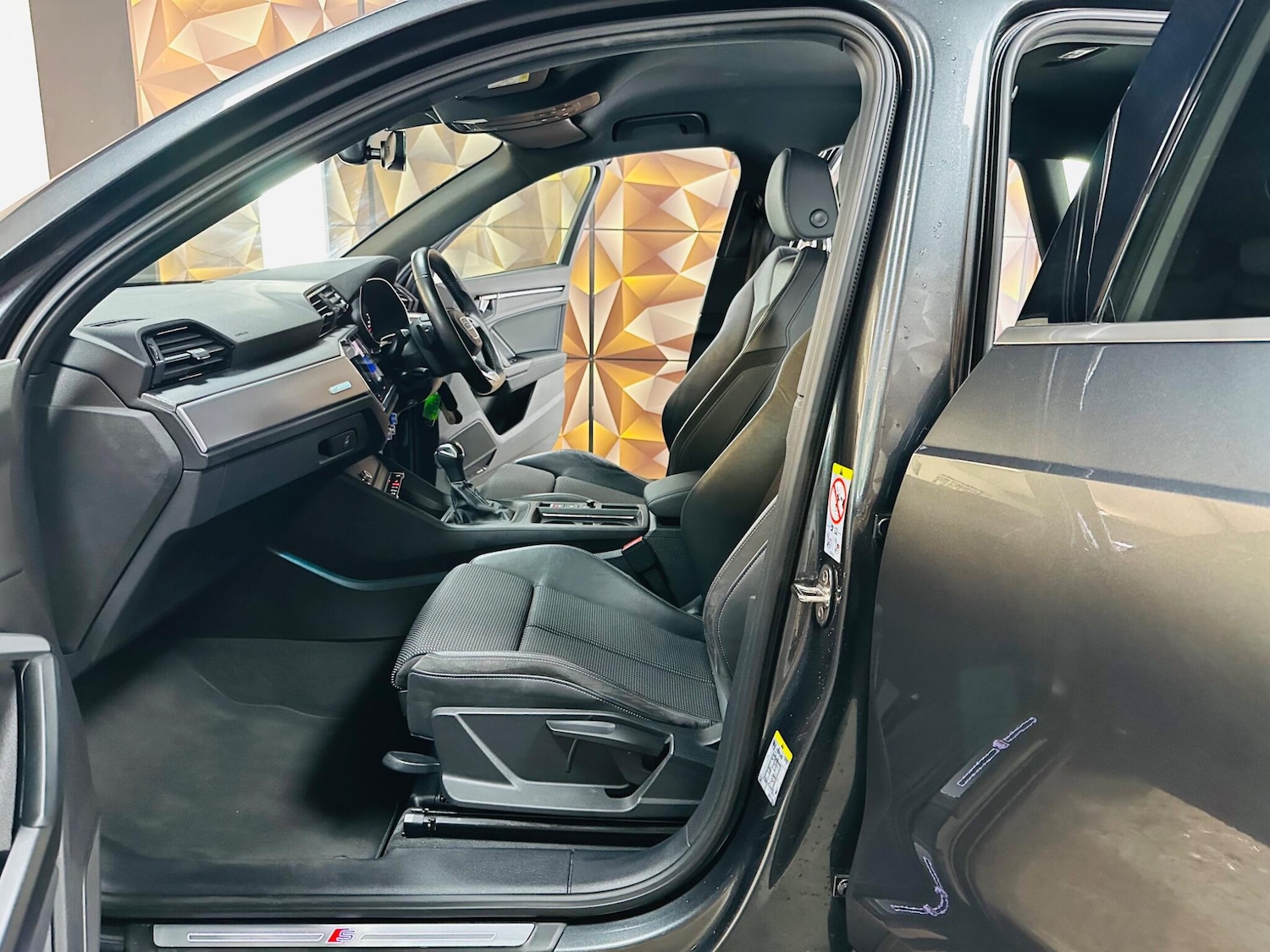 Used Audi Q3 2022 for sale - 76537847: Photo 65