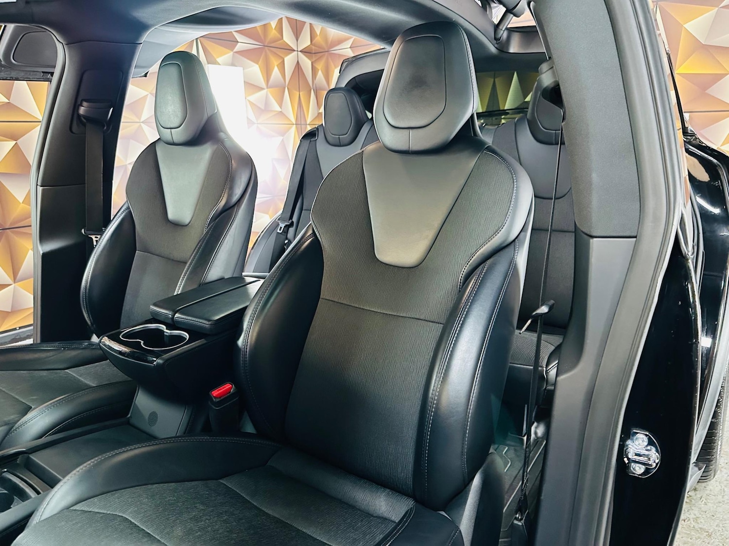 Used Tesla Model X 2018 for sale - 76472209: Photo 15