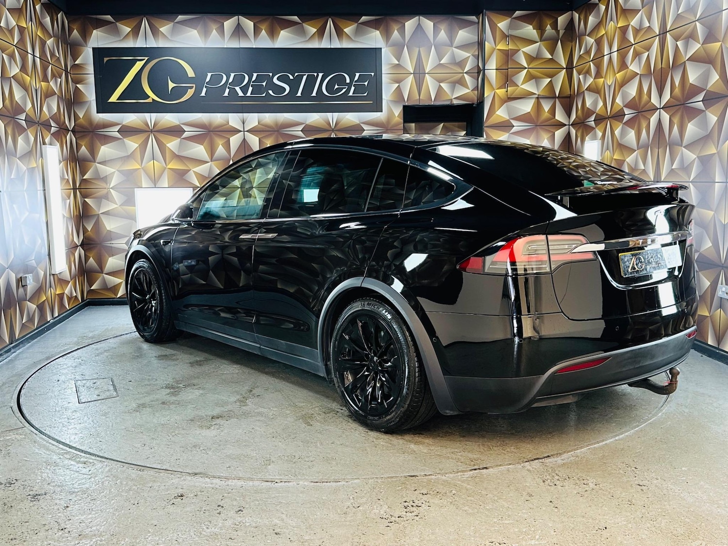 Used Tesla Model X 2018 for sale - 76472209: Photo 26