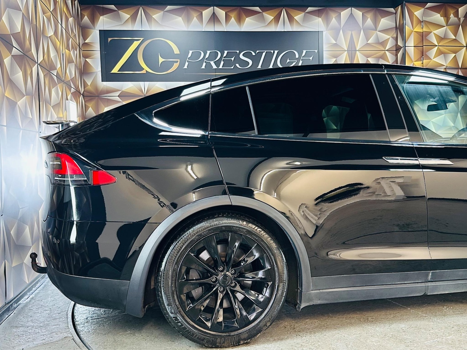 Used Tesla Model X 2018 for sale - 76472209: Photo 35