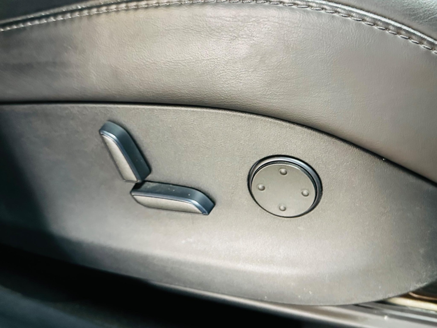 Used Tesla Model X 2018 for sale - 76472209: Photo 55