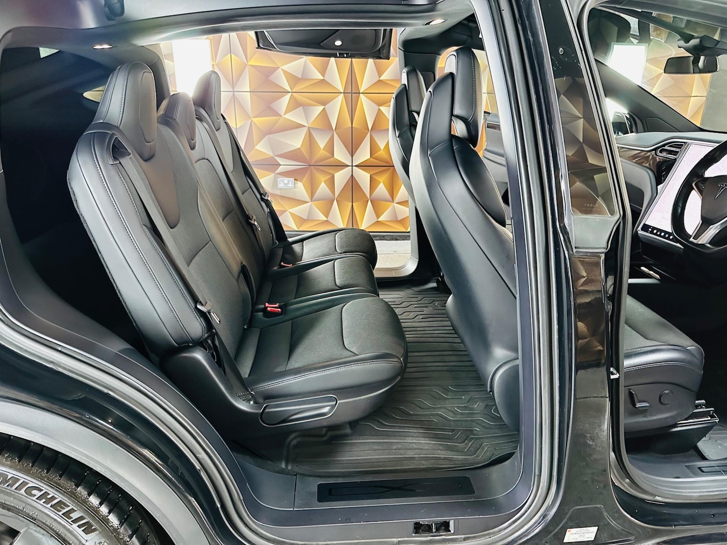 Used Tesla Model X 2018 for sale - 76472209: Photo 56