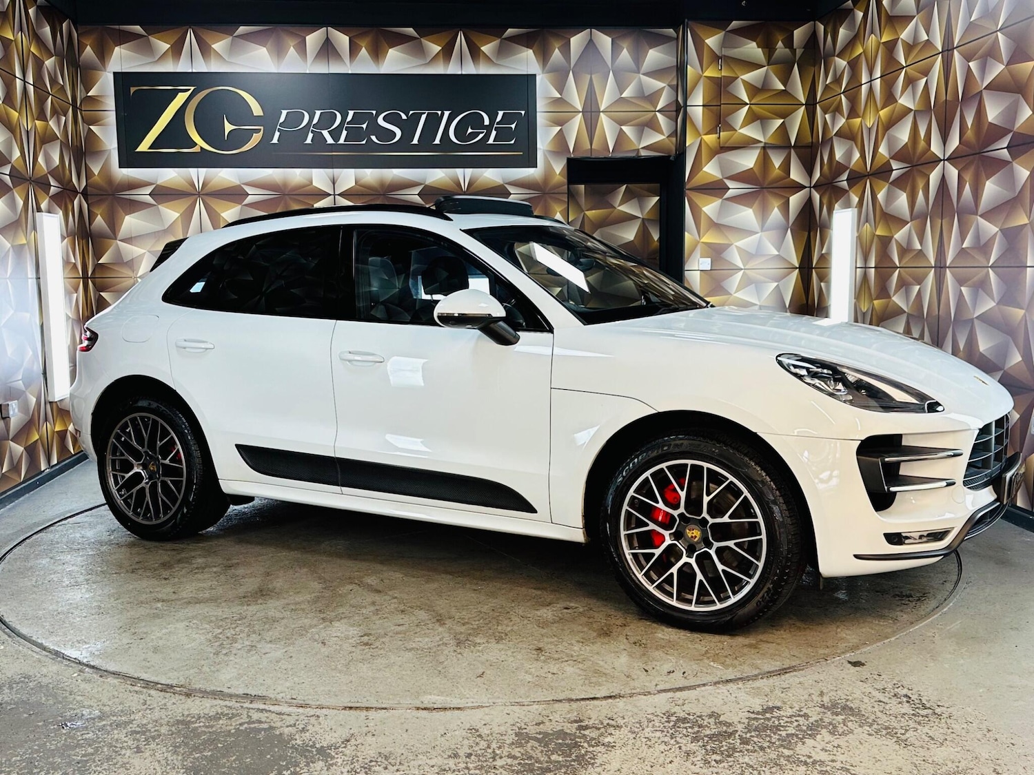 Used Porsche Macan 2016 for sale - 76294893: Photo 1