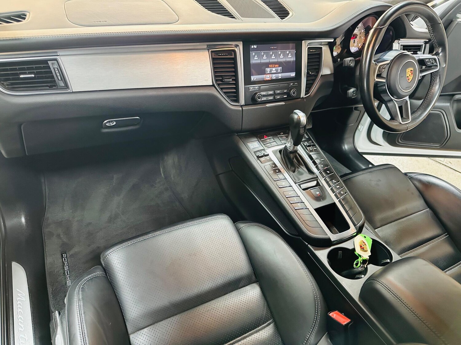 Used Porsche Macan 2016 for sale - 76294893: Photo 4