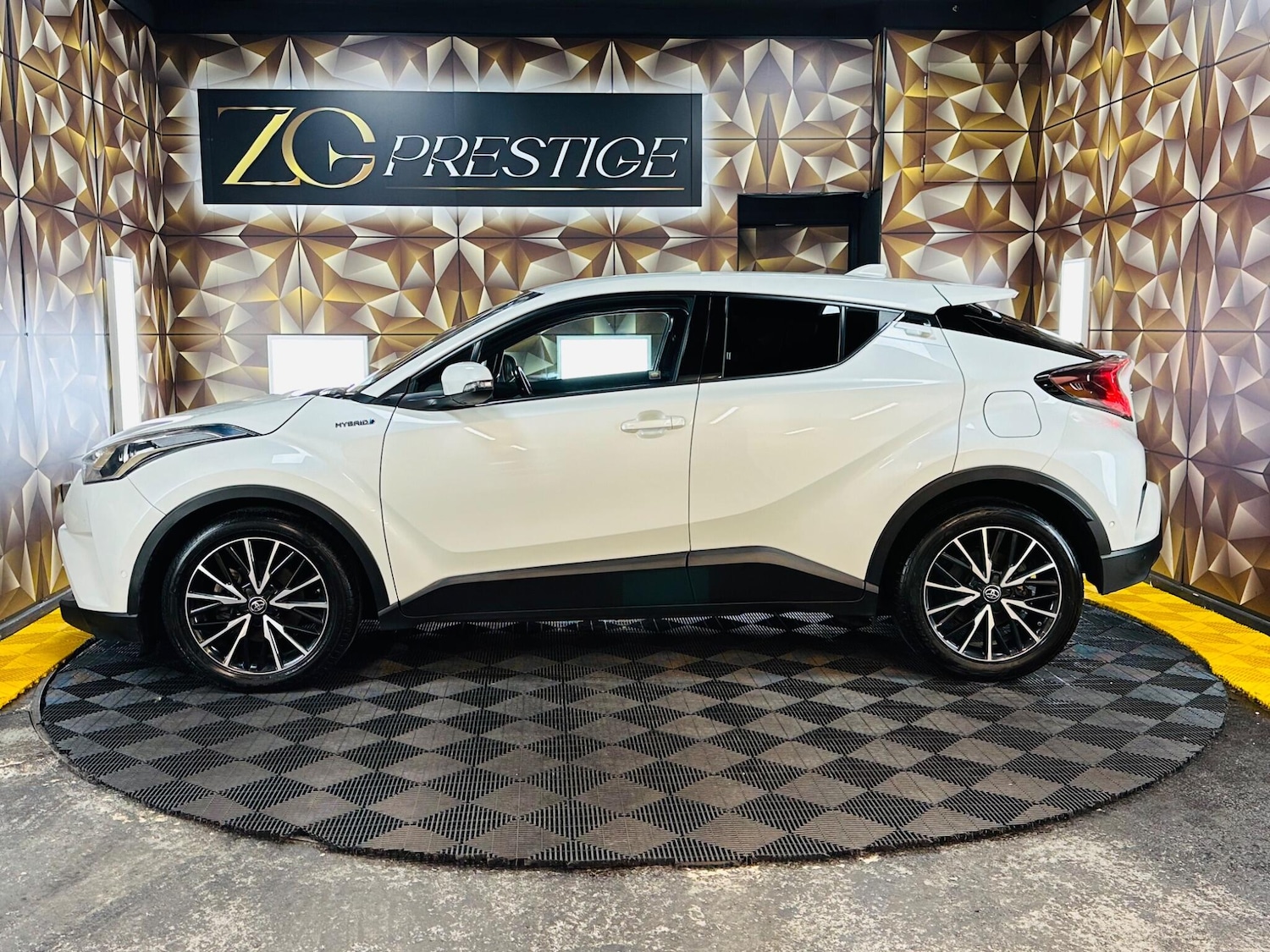 Used Toyota C-HR 2018 for sale - 77647138: Photo 11
