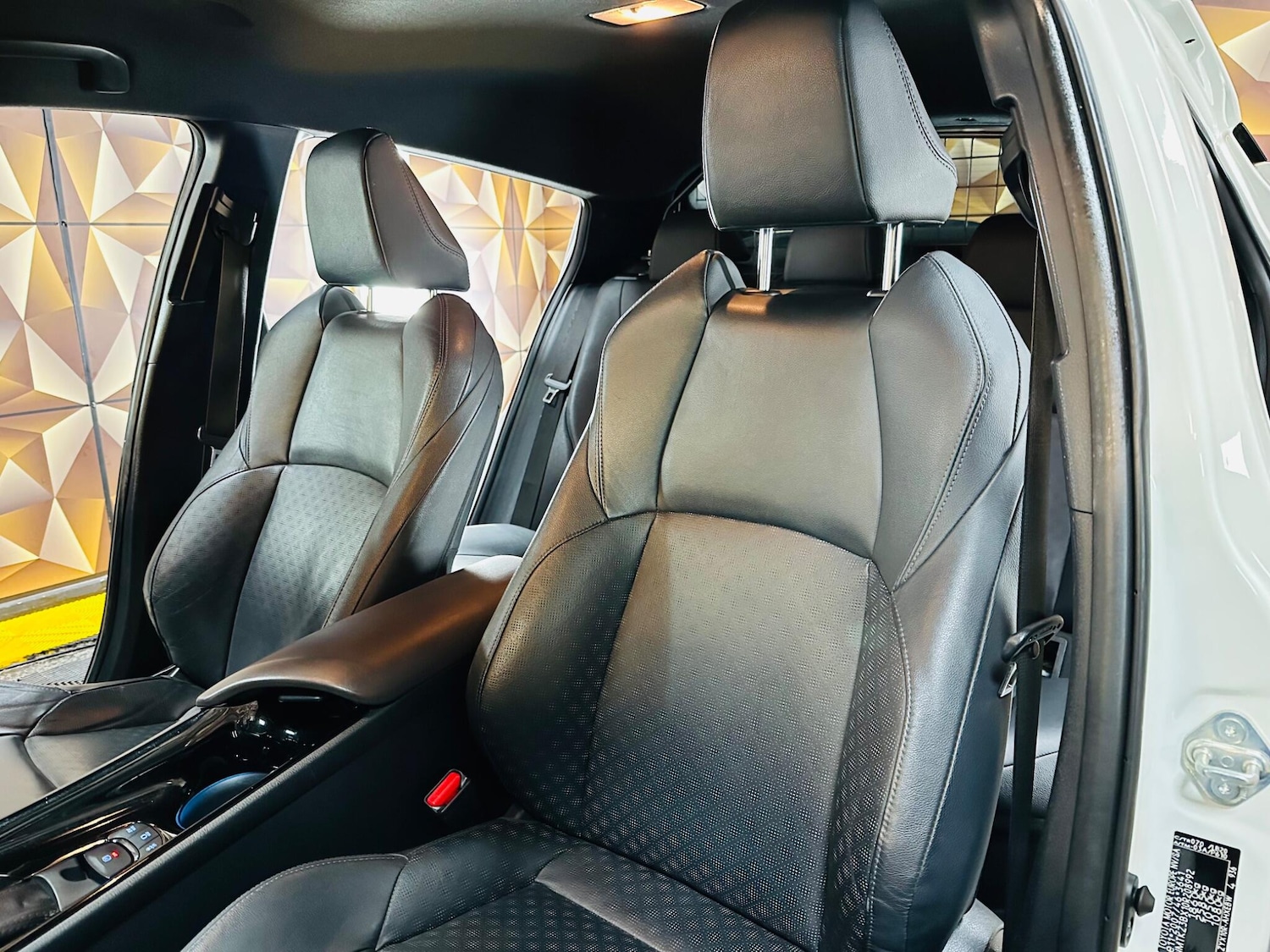 Used Toyota C-HR 2018 for sale - 77647138: Photo 14