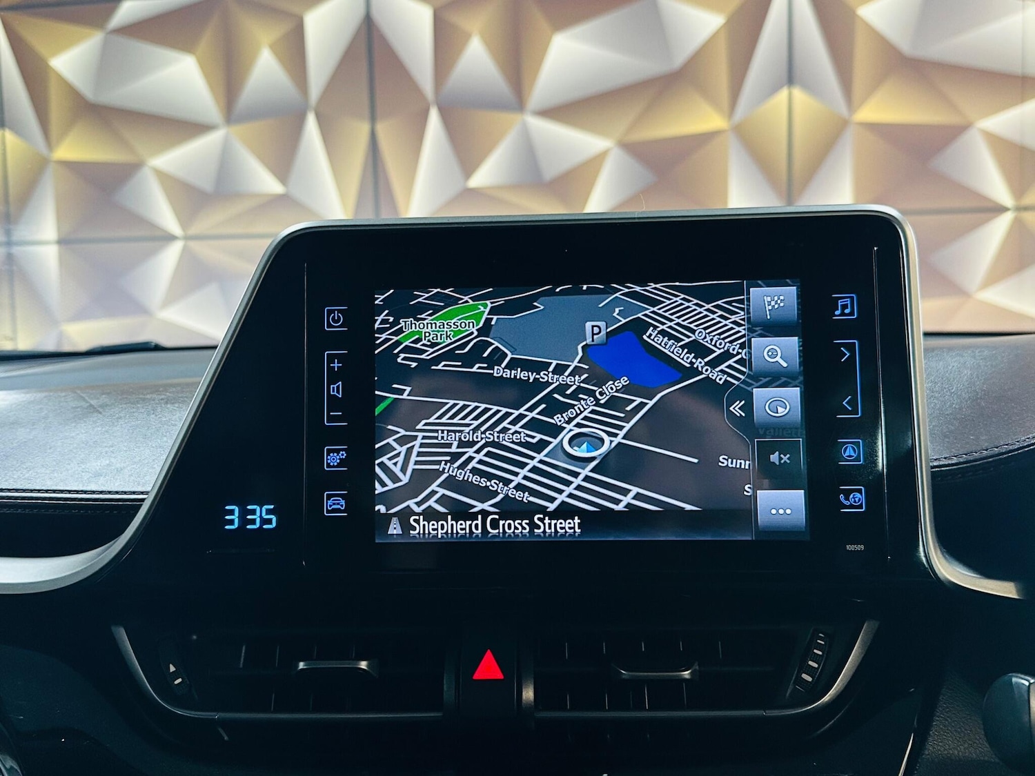 Used Toyota C-HR 2018 for sale - 77647138: Photo 51