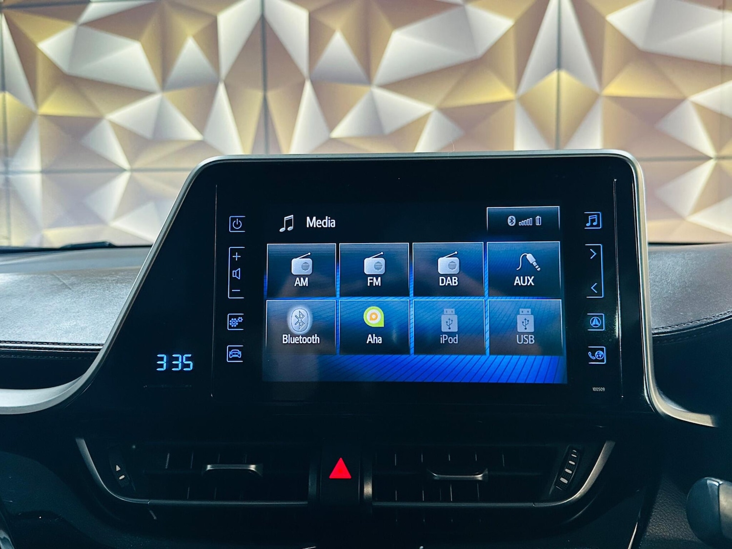 Used Toyota C-HR 2018 for sale - 77647138: Photo 53