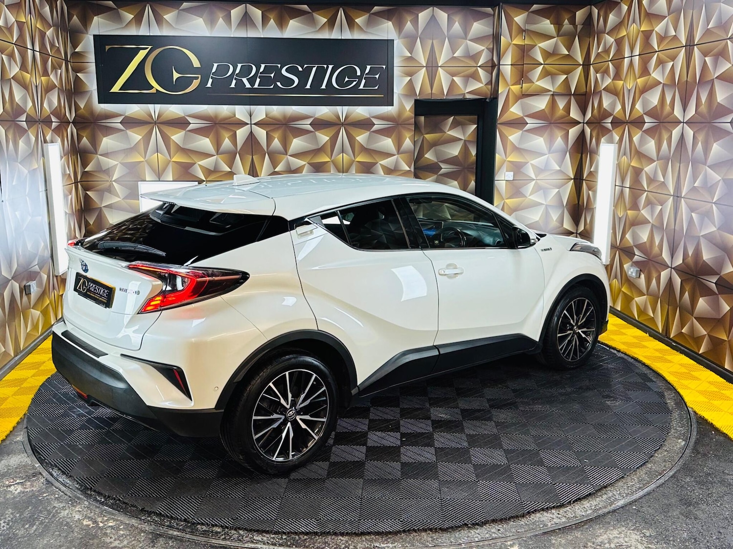 Used Toyota C-HR 2018 for sale - 77647138: Photo 7