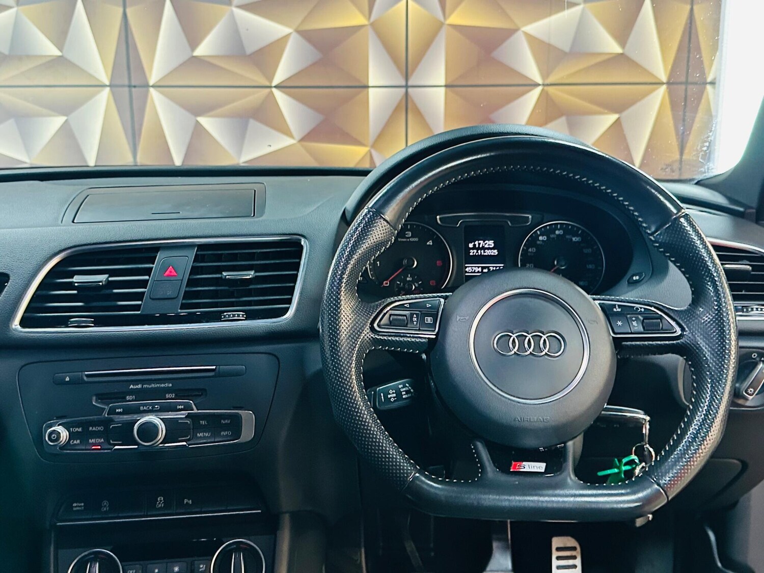 Used Audi Q3 2018 for sale - 76727991: Photo 46