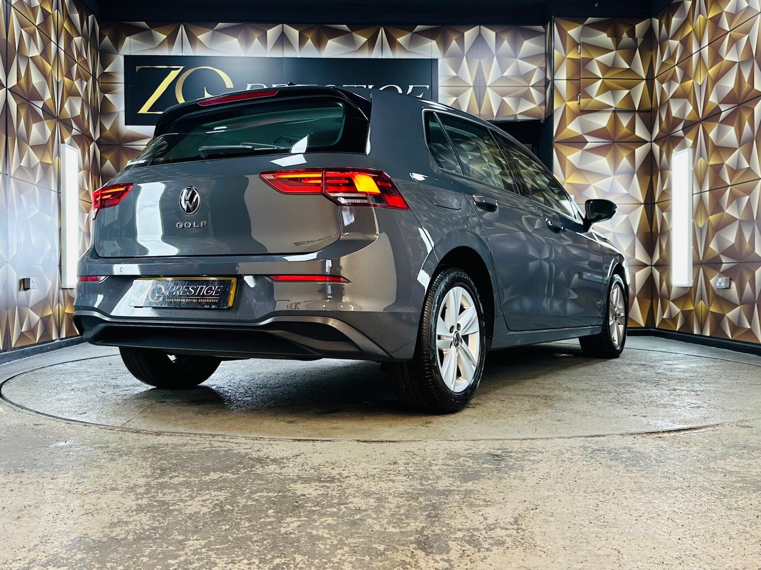 Used Volkswagen Golf 2020 for sale - 76371455: Photo 44