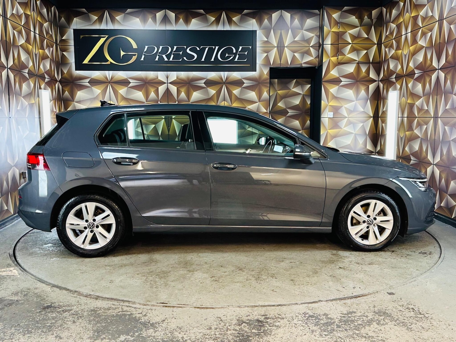 Used Volkswagen Golf 2020 for sale - 76371455: Photo 9