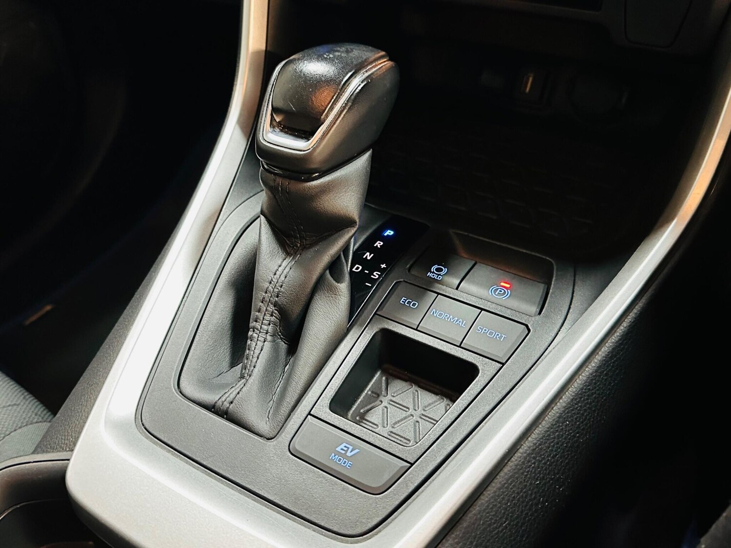 Used Toyota RAV4 for sale - 78148156: Photo 57