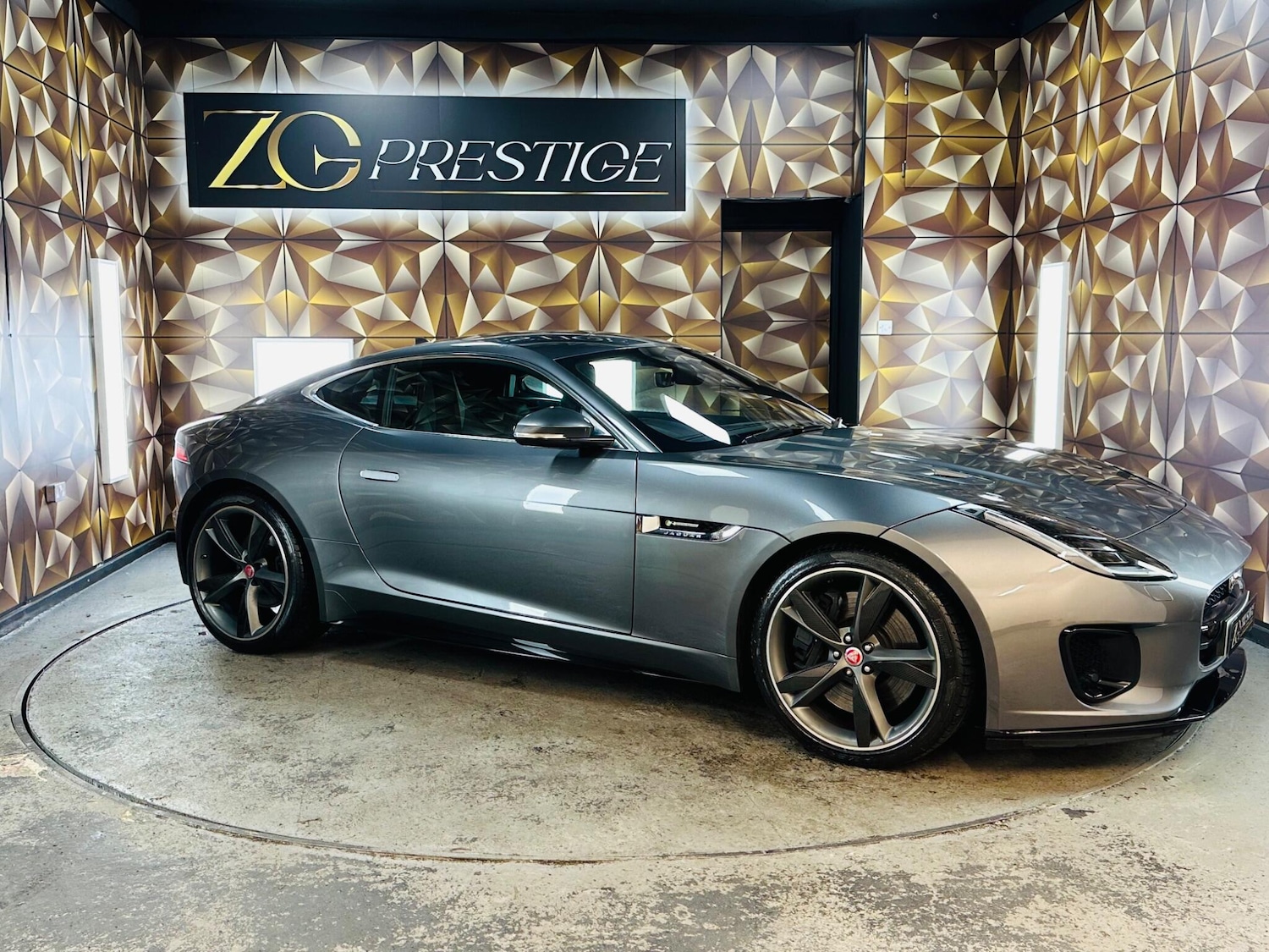 Used Jaguar F-Type 2018 for sale - 76952676: Photo 1