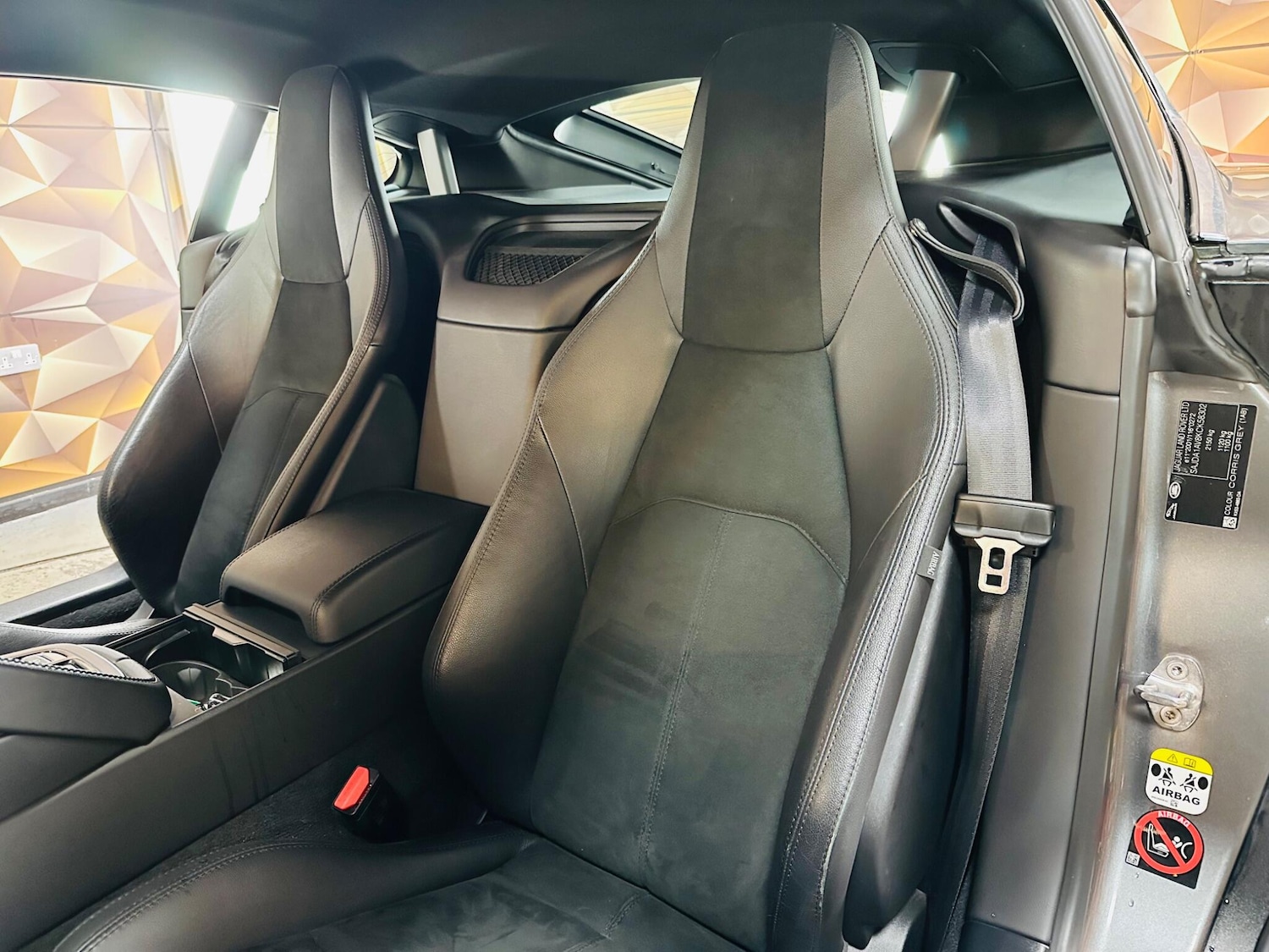 Used Jaguar F-Type 2018 for sale - 76952676: Photo 14