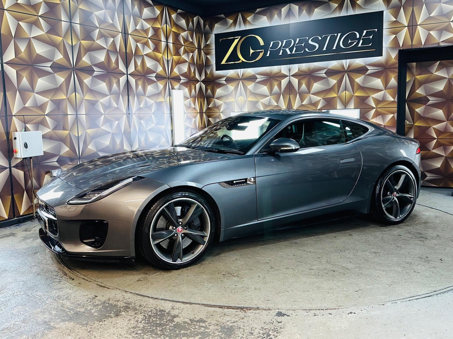 Used Jaguar F-Type 2018 for sale - 76952676: Photo 15