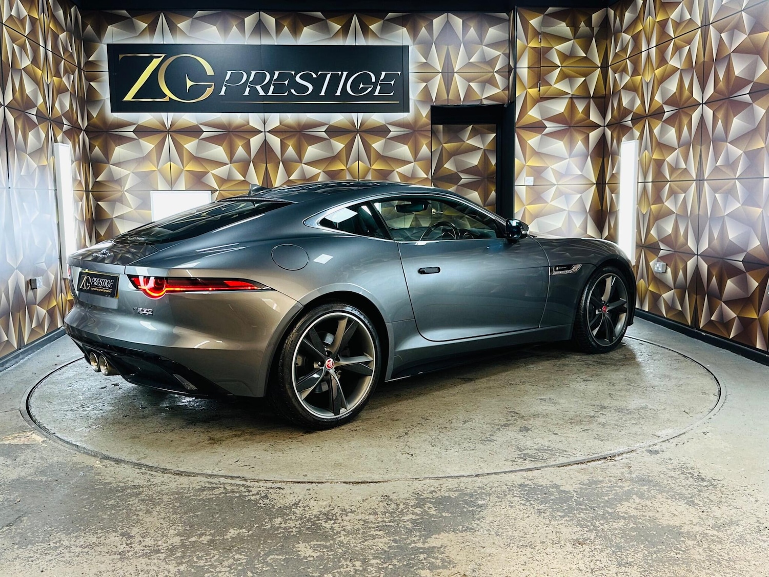 Used Jaguar F-Type 2018 for sale - 76952676: Photo 25