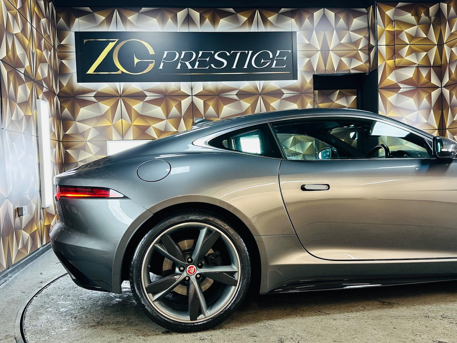 Used Jaguar F-Type 2018 for sale - 76952676: Photo 27
