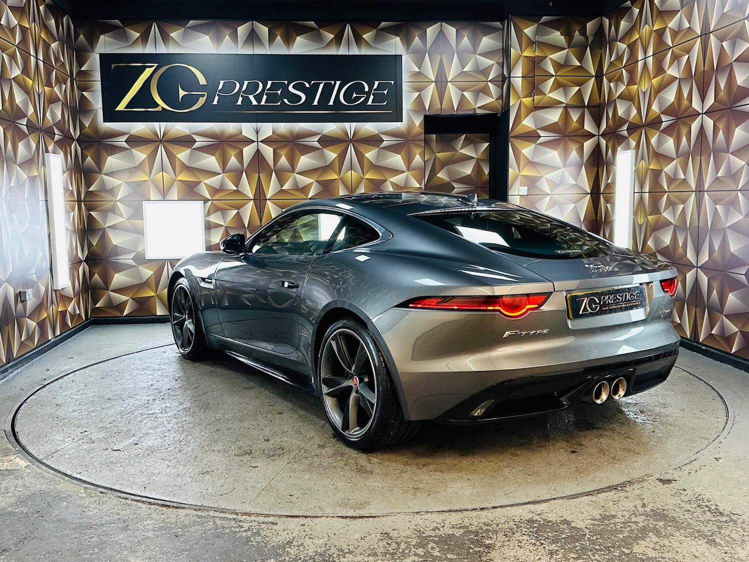 Used Jaguar F-Type 2018 for sale - 76952676: Photo 31
