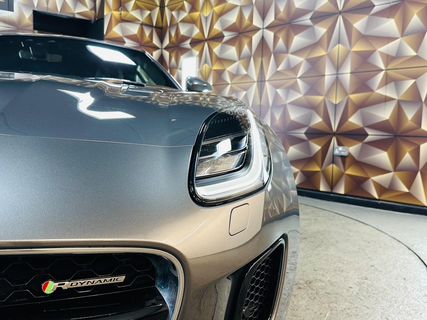 Used Jaguar F-Type 2018 for sale - 76952676: Photo 34