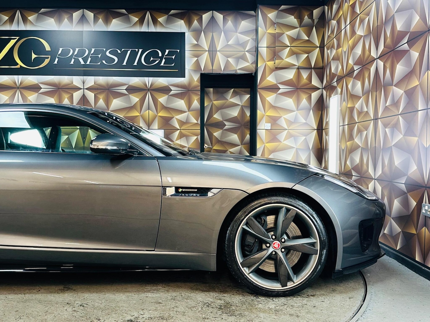Used Jaguar F-Type 2018 for sale - 76952676: Photo 37