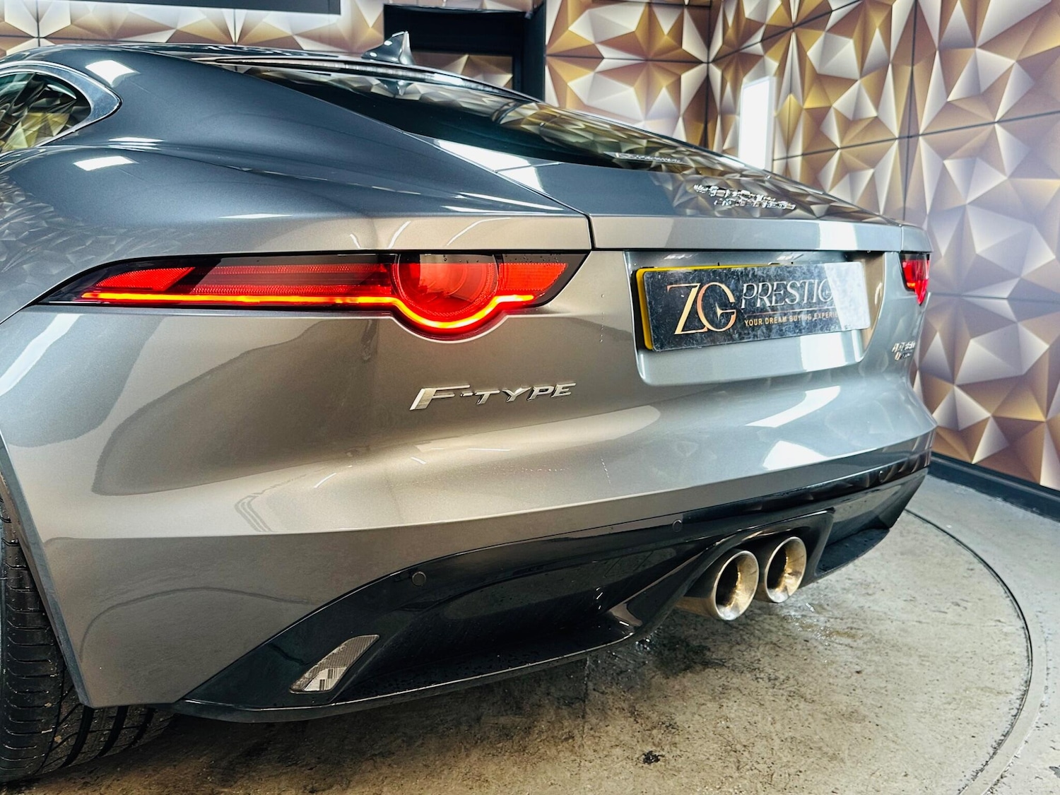 Used Jaguar F-Type 2018 for sale - 76952676: Photo 39